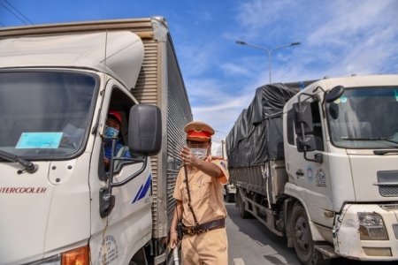 Tổng cục Đường bộ làm rõ một số nội dung liên quan đến việc áp dụng “Luồng xanh” vận tải