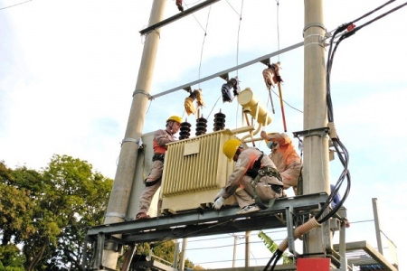 Công ty Điện lực Quảng Ninh: Đồng bộ các giải pháp nhằm đảm bảo vận hành lưới điện an toàn trong mùa mưa bão