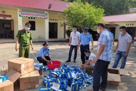 Lạng Sơn: Tiêu hủy 3.200 tuýp kem bôi trị bệnh ngoài da không rõ nguồn gốc xuất xứ