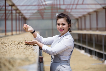 Bà Lê Hoàng Diệp Thảo công bố dự án Happy Farmers