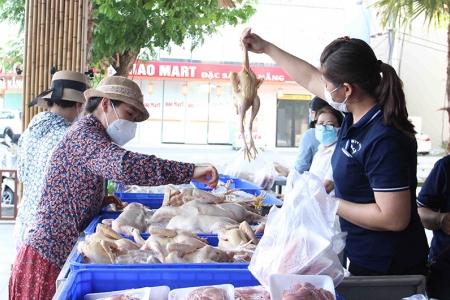 Đà Nẵng triển khai các điểm bán thực phẩm thiết yếu lưu động