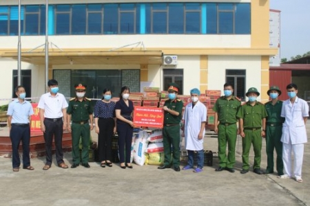 Hoằng Hóa (Thanh Hóa): Lãnh đạo huyện thăm hỏi, tặng quà các khu cách ly tập trung trên địa bàn