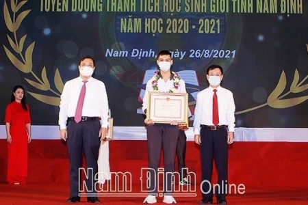 Nam Định: Tuyên dương thành tích học sinh giỏi năm học 2020 - 2021