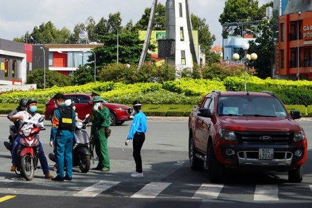 TP.Hồ Chí Minh nới lỏng thêm 3 nhóm được đi đường