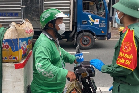 TP. Hồ Chí Minh: Từ hôm nay (30/8), shipper được hoạt động ở các quận "vùng đỏ"