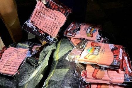 Lạng Sơn: Ngăn chặn kịp thời 860 kg xúc xích nhập lậu