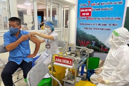 Hà Nội: 48,7% dân số trên 18 tuổi được tiêm mũi 2 vaccine phòng Covid-19