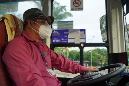 TP. Hồ Chí Minh: Ngày đầu hoạt động trở lại, xe buýt vắng khách