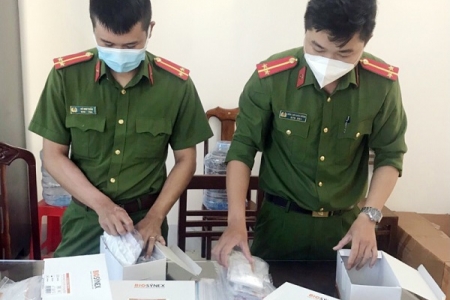 Thu giữ hàng trăm bộ kit test nhanh Covid-19 không rõ nguồn gốc tại Đắk Nông