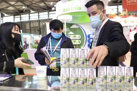 Vinamilk ra mắt sữa tươi Organic ‘tiêu chuẩn kép’ trong triển lãm quốc tế hàng đầu tại Thượng Hải