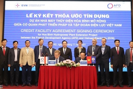 Ký khoản vay không bảo lãnh Chính phủ cho Nhà máy Thuỷ điện Hoà Bình mở rộng