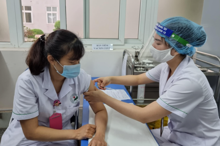 Bộ Y tế yêu cầu đẩy nhanh tốc độ tiêm vaccine phòng, chống Covid-19