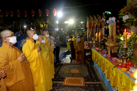 Đồng Tháp: Tưởng niệm đồng bào tử vong và cán bộ, chiến sĩ hy sinh trong đại dịch Covid-19