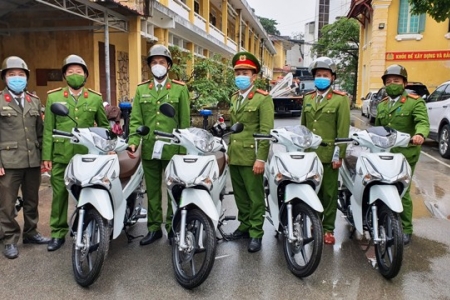 Công an Thừa Thiên Huế trang bị hàng trăm xe mô tô cho lực lượng công an các xã, phường