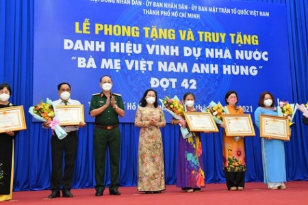 TP. Hồ Chí Minh tặng danh hiệu Bà Mẹ Việt Nam Anh hùng cho 23 mẹ