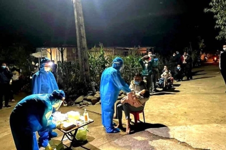Nóng: Bản miền núi Con Cuông 23 ca mắc Covid-19 không rõ nguồn lây, không triệu chứng