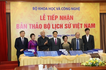 Phó Thủ tướng Vũ Đức Đam làm việc về tiến độ 05 đề án khoa học lớn