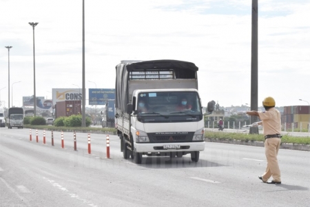 TP. Hồ Chí Minh tăng cường kiểm soát tải trọng xe dịp cuối năm 2021