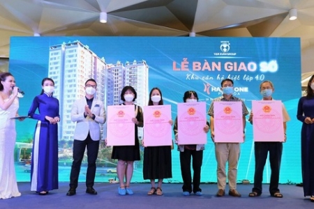 Vạn Xuân Group bàn giao sổ hồng đợt 1 cho cư dân Happy One - Phú Hòa