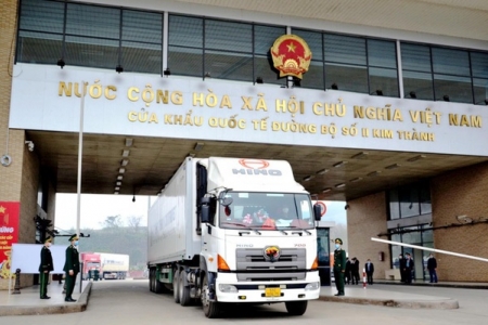 100 tấn thanh long được xuất khẩu qua cửa khẩu Kim Thành đầu năm mới