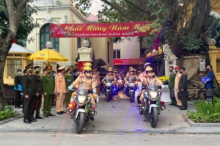 Công an TP. Hà Nội ra quân bảo đảm trật tự, an toàn giao thông sau Tết