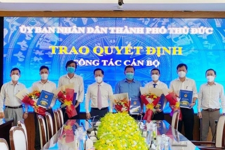 TP Thủ Đức trao quyết định điều động, bổ nhiệm nhiều chức vụ lãnh đạo, quản lý