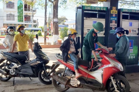 Gia Lai tăng cường kiểm tra, giám sát thị trường đối với các mặt hàng xăng dầu và thiết bị, vật tư y tế