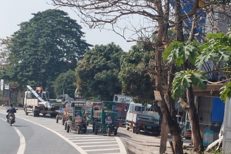 Công ty TNHH sản xuất thương mại Anh Việt sử dụng xe tự chế vận chuyển hàng hóa