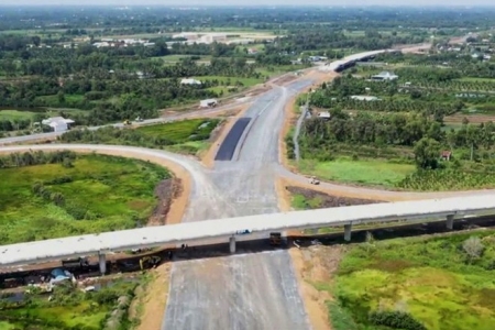 Giữa ‘bão giá’ vật liệu, Bộ Xây dựng yêu cầu địa phương tháo gỡ vướng mắc cho các dự án đầu tư xây dựng