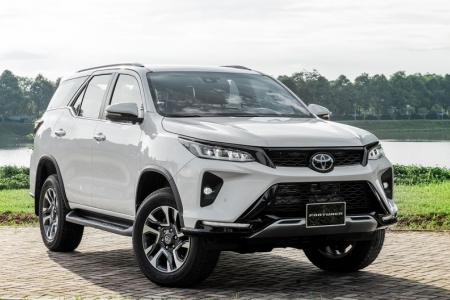 Toyota Fortuner cập nhật trang bị mới ra mắt tháng Năm