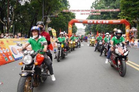 TP. Hồ Chí Minh: Hơn 500 người tham gia diễu hành bằng xe đạp, mô tô nhân kỷ niệm lễ 30/04