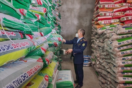 Hưng Yên: Liên tiếp phát hiện cơ sở buôn bán phân bón giả, kém chất lượng