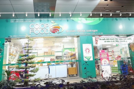 Co.op Food bán thực phẩm hết hạn sử dụng, nhân viên nói: “Bạn cứ chụp thoả mái, không làm gì được bọn tớ đâu?"