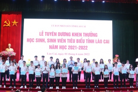 Lào Cai tuyên dương khen thưởng 462 học sinh, sinh viên tiêu biểu năm học 2021 -2022