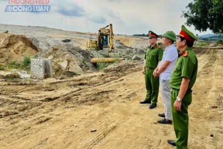 Công an huyện Hoằng Hóa tăng cường công tác kiểm tra, xử lý vi phạm pháp luật trong hoạt động khai thác, kinh doanh cát trái phép