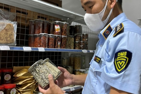 Kinh doanh thực phẩm không rõ nguồn gốc, một cơ sở tại Gia Lai bị xử phạt trên 37 triệu đồng