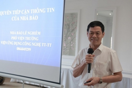 Tọa đàm "Nhà báo khai thác thông tin trong bối cảnh chuyển đổi số”