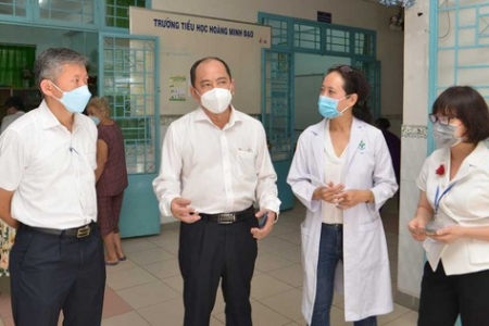 TP. Hồ Chí Minh kiểm tra đột xuất công tác tiêm vaccine Covid-19 cho trẻ em