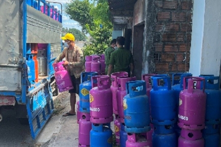 Bình Định phát hiện, tạm giữ trên 660 bình gas lậu