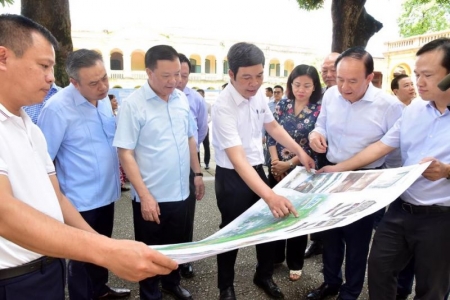 Bí thư Hà Nội Đinh Tiến Dũng khảo sát kiểm tra dự án kênh tiêu nước phía Tây thành phố