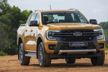 Giá bán xe bán tải Ford Ranger 2023 vừa được tung ra thị trường đã lên tới 70 triệu đồng