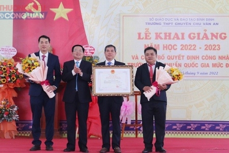 Trên 332.000 học sinh Bình Định hân hoan bước vào năm học mới