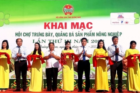 Hàng ngàn lượt khách đến với Hội chợ quảng bá sản phẩm nông nghiệp Quảng Nam 2022