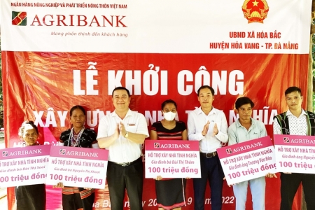 Agribank tài trợ xây tặng nhà tình nghĩa cho đồng bào dân tộc ở Hòa Bắc