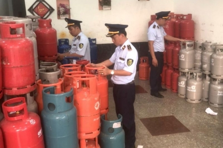 Phát hiện cửa hàng kinh doanh gas sử dụng giấy chứng nhận hết hiệu lực