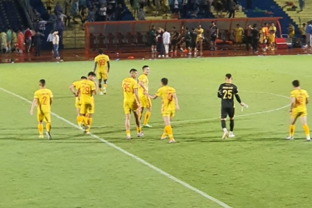 CLB Đông Á Thanh Hóa giành chiến thắng 2-1 trước Topenland Bình Định