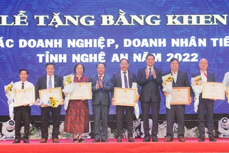 Nghệ An tôn vinh 30 doanh nghiệp, doanh nhân tiêu biểu năm 2022