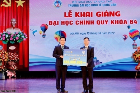 Bảo Việt trao 7 tỷ đồng học bổng cho sinh viên Đại học Kinh tế Quốc dân trong 8 năm liên tiếp