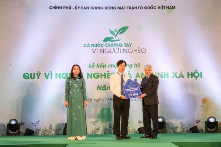 Agribank ủng hộ Quỹ Vì người nghèo và An sinh xã hội 5 tỷ đồng