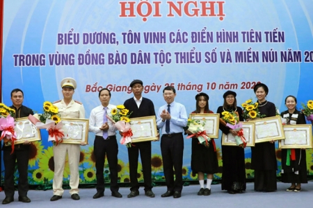 Bắc Giang biểu dương 45 điển hình tiên tiến vùng dân tộc thiểu số